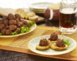 Slow Cooker Spicy Game Day Meatballs